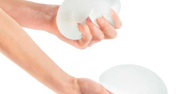 odstránenie prsných implantátov